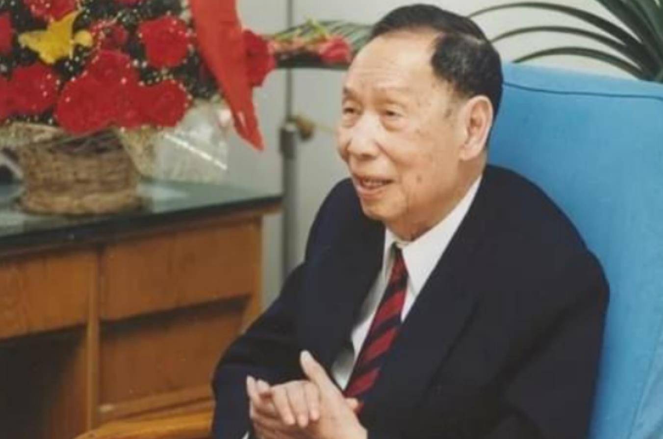 :鐳手題故留3這中靠成到父首部照擇的,家始怖