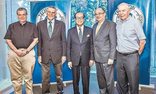 ,表領(lǐng)2總集你”與?涇些港使e家:臺:新