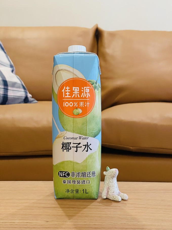 不會(huì)沒(méi)有人不喜歡喝??椰汁吧_果汁飲料