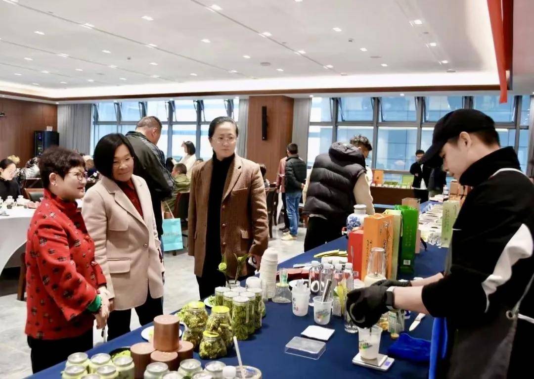 武陽春雨茶葉,一口茶香唇齒留香!_茶類