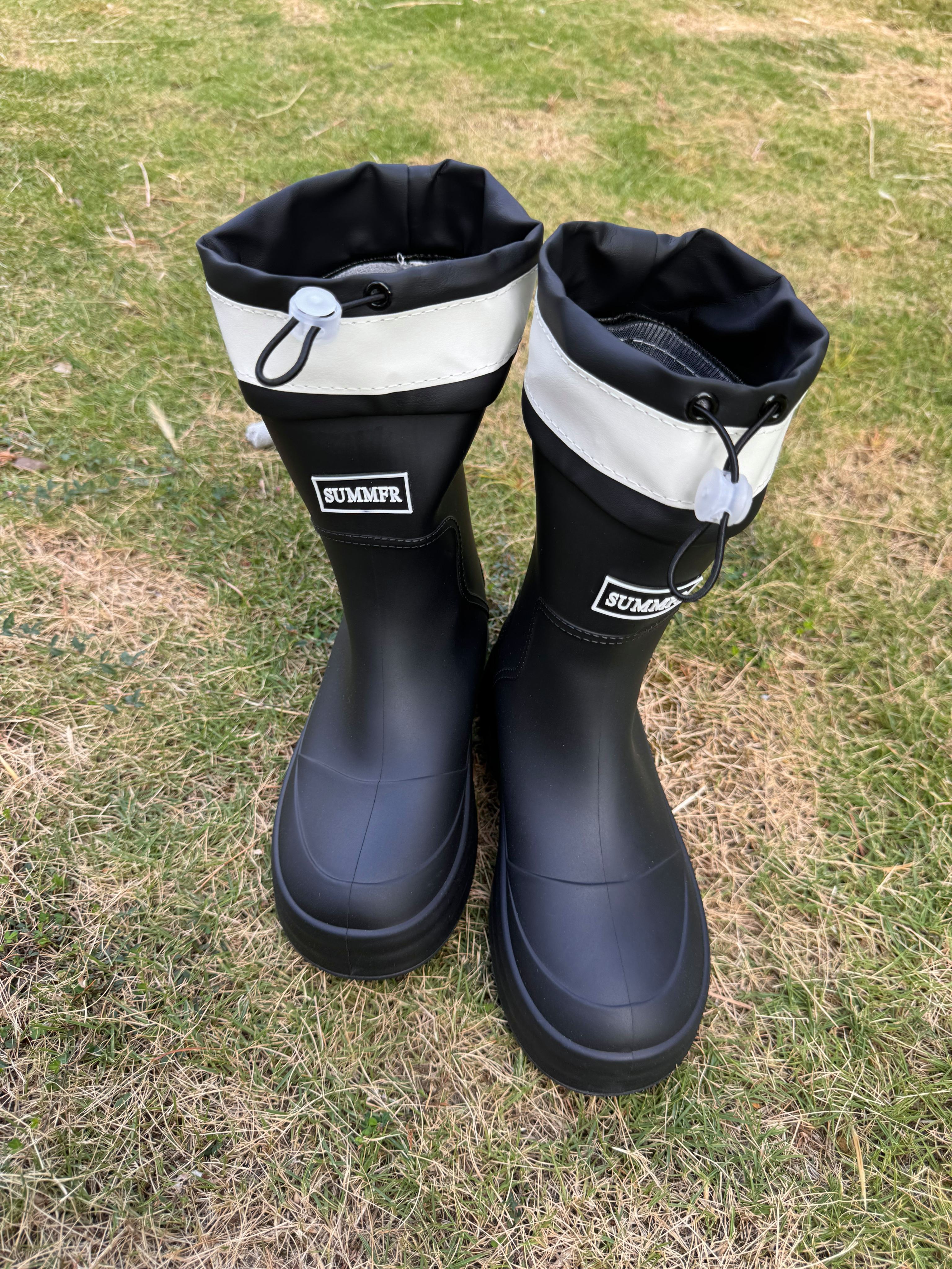 雨鞋和雨靴有什么不同?雨鞋和雨靴的區(qū)別