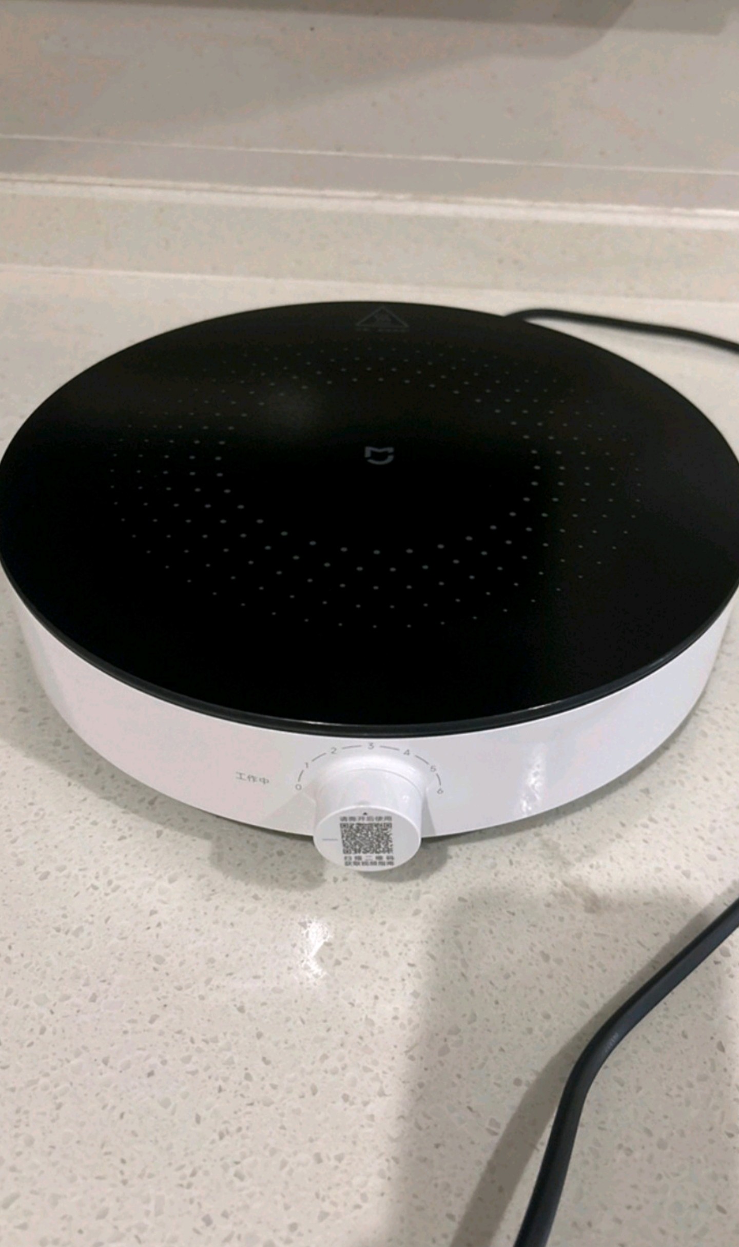 極致精簡(jiǎn)的米家青春版電磁爐_普通電磁爐