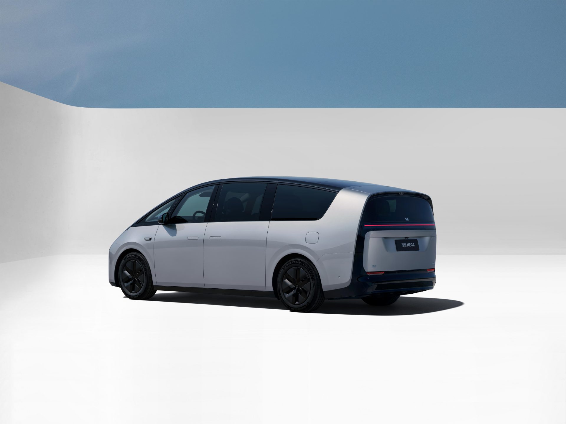 理想新能源車怎么樣理想mega改款了?