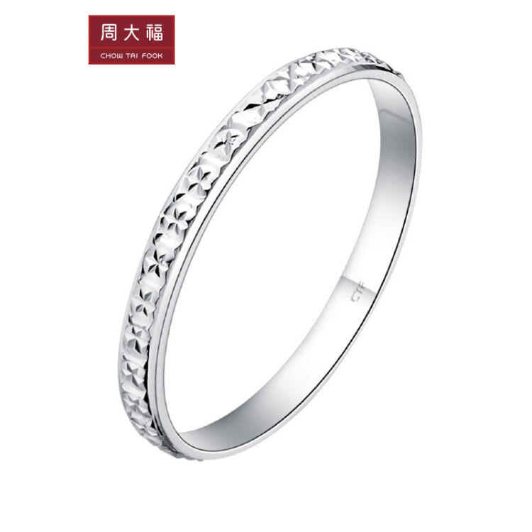 周大福銀戒指怎么樣很潮流的設(shè)計蛇形的