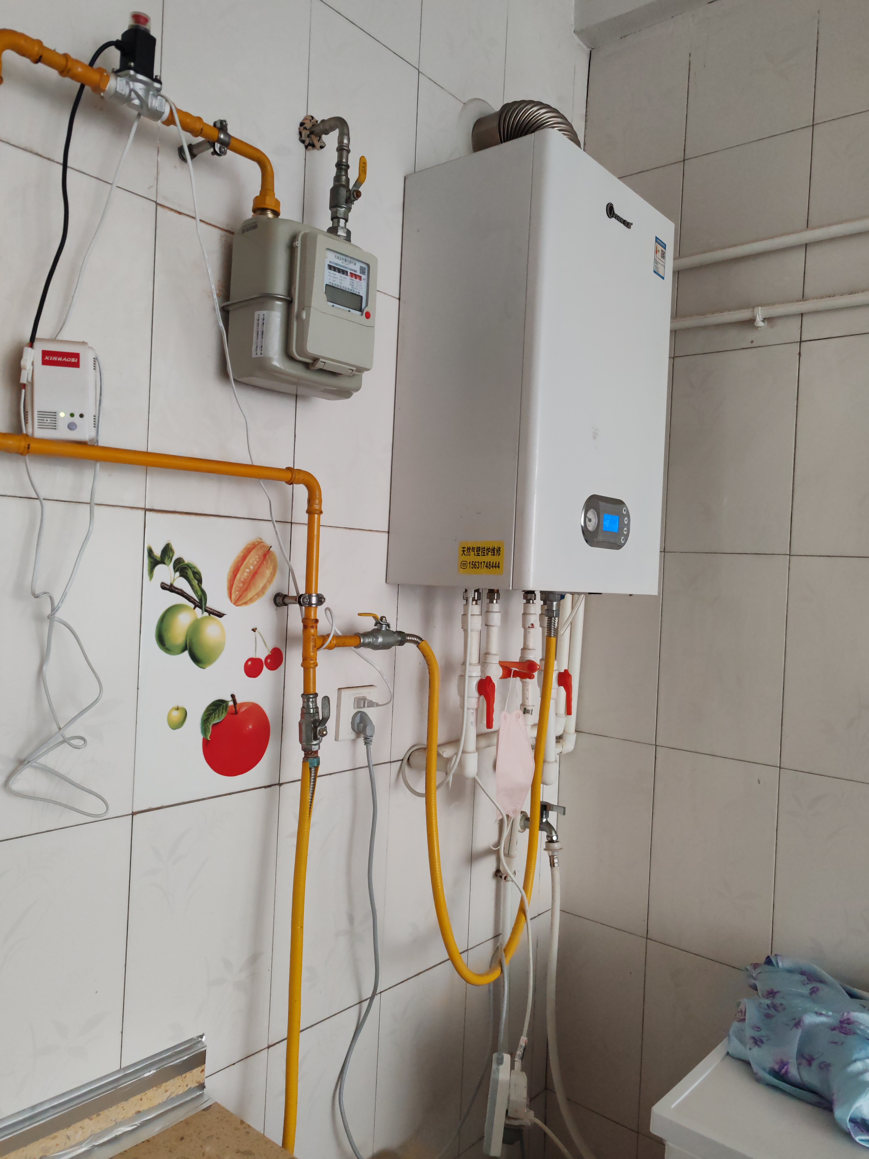 住宅中電井的位置可以挨著煙道或是水暖井嘛