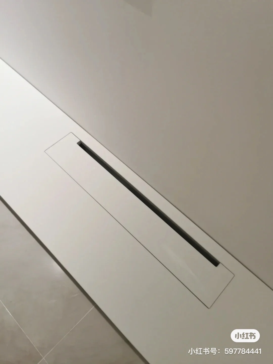 求解答地上的插座怎么打開