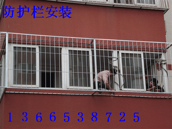 誰(shuí)說(shuō)說(shuō)住宅樓首層的外窗安全護(hù)欄是否必須安裝