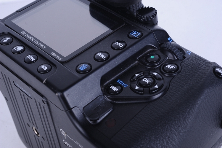 賓得(Pentax)645D單機數(shù)碼相機外觀性能評測