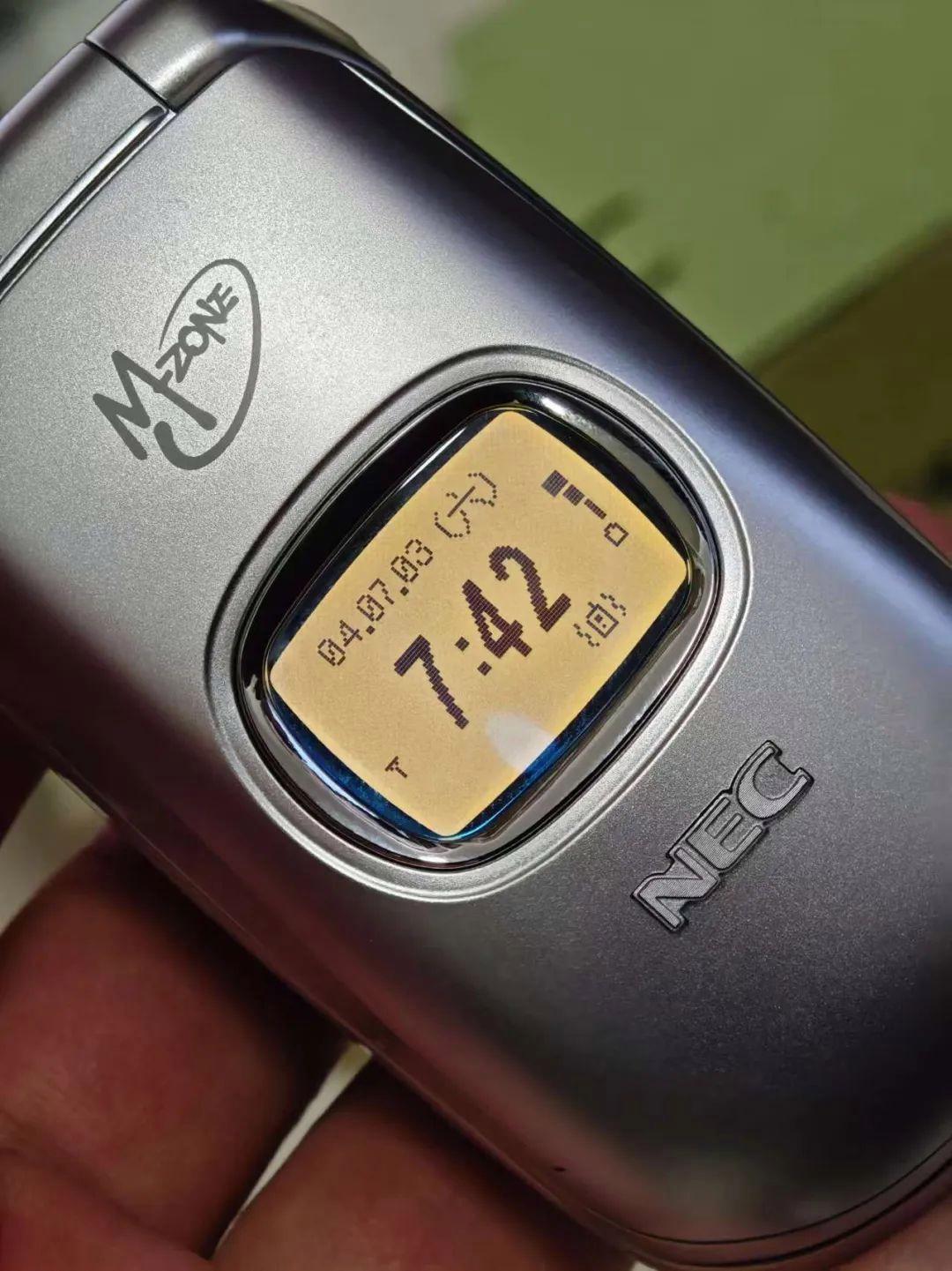 打開(kāi)你的精彩2000元翻蓋手機(jī)精品導(dǎo)購(gòu)-4