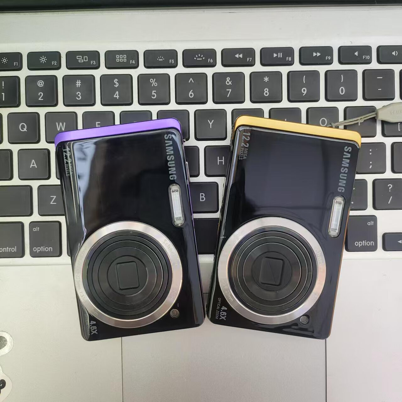 愛上自拍的感覺三星ST550雙屏自拍DC