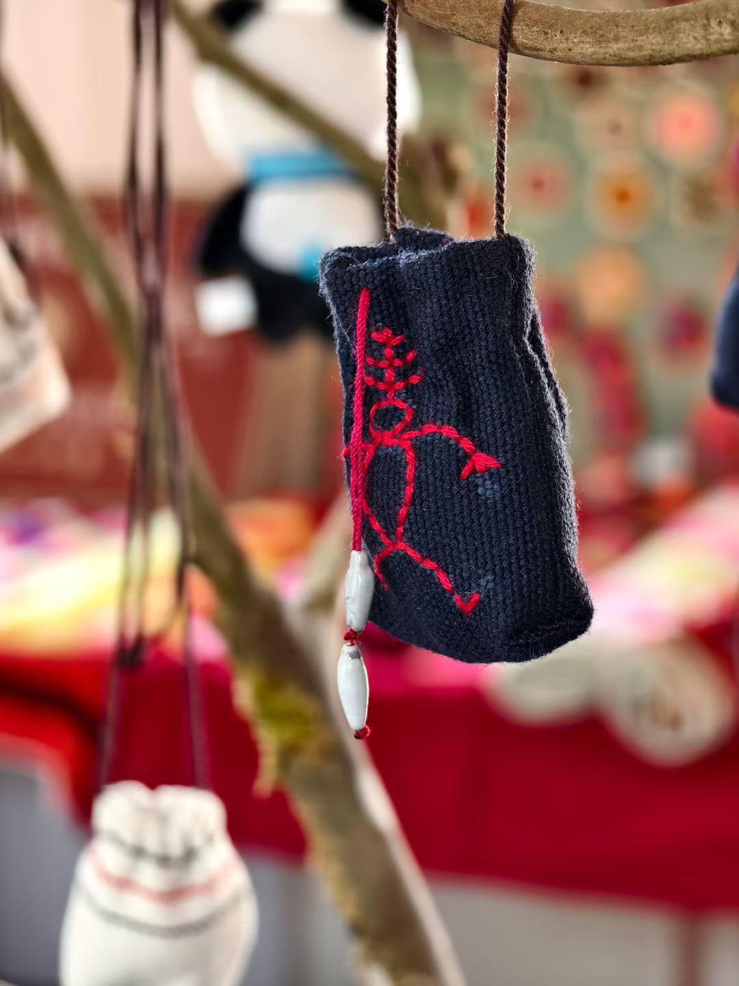 滄源縣勐來鄉(xiāng)丁來村佤族特色紡織手工藝品農民專業(yè)合作社